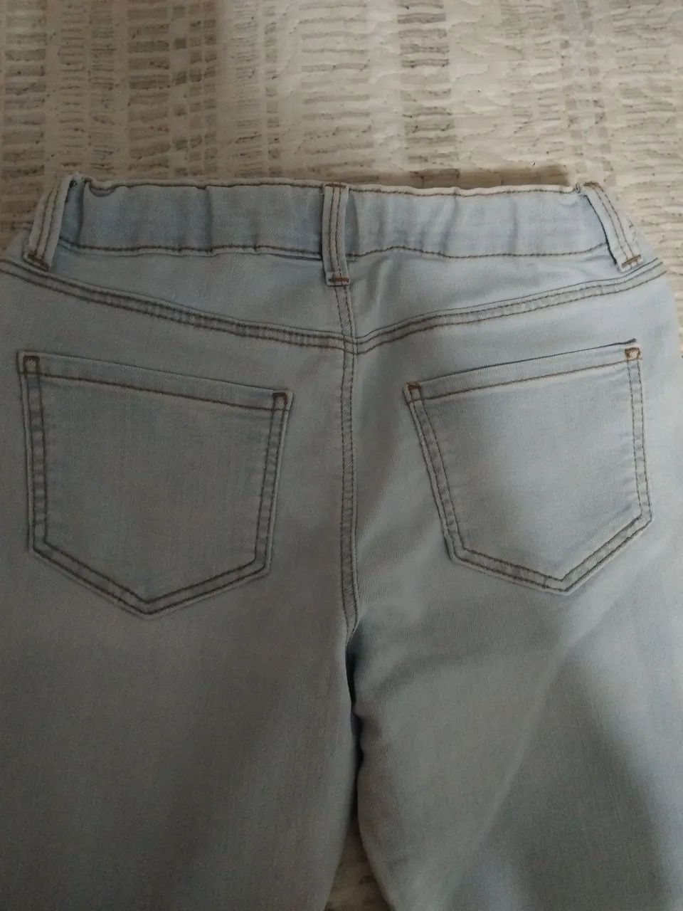 Calça jeans claro skiny- marca oshkosh - Foto 3