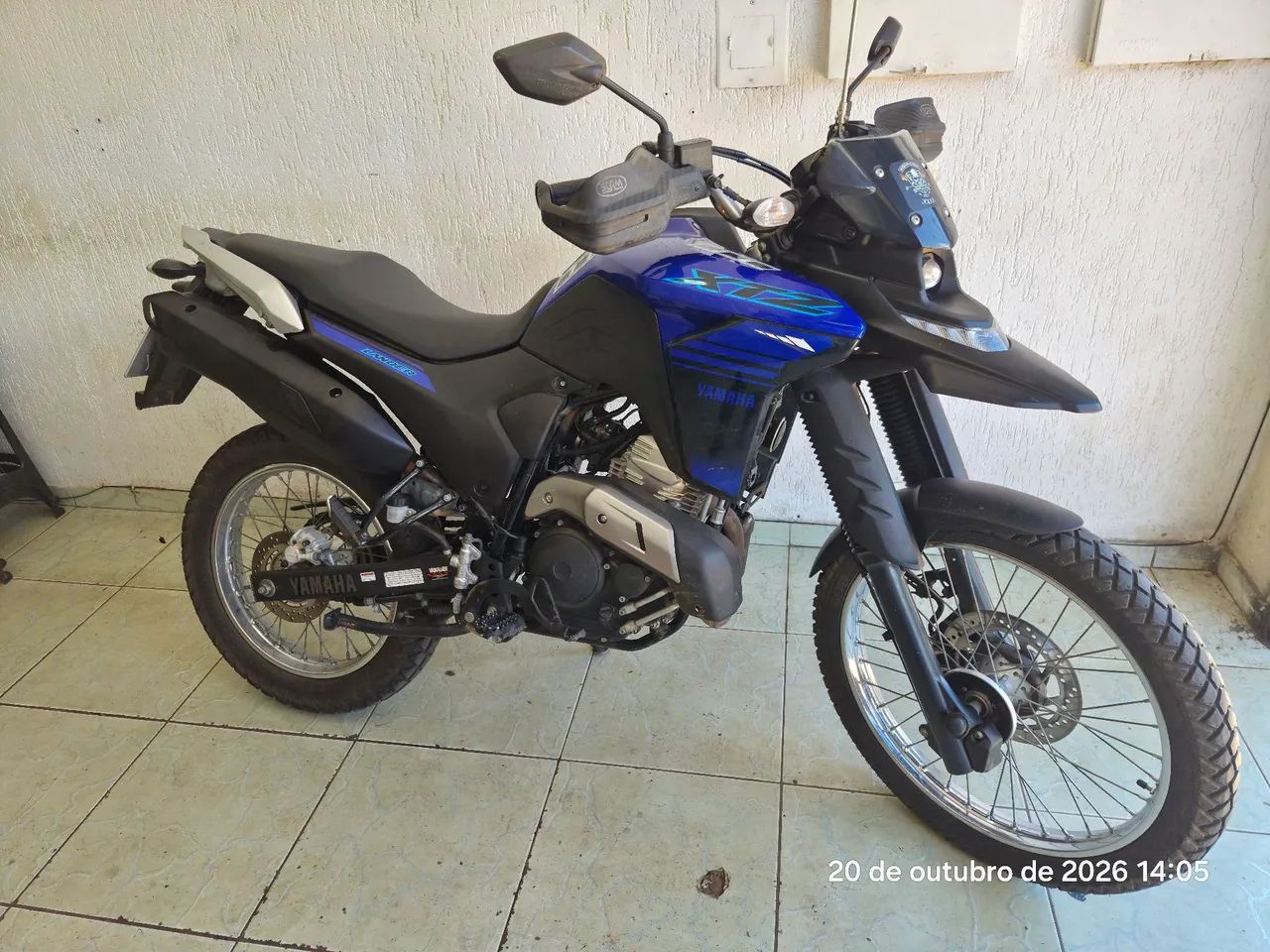 XTZ 250 LANDER CONNECTED