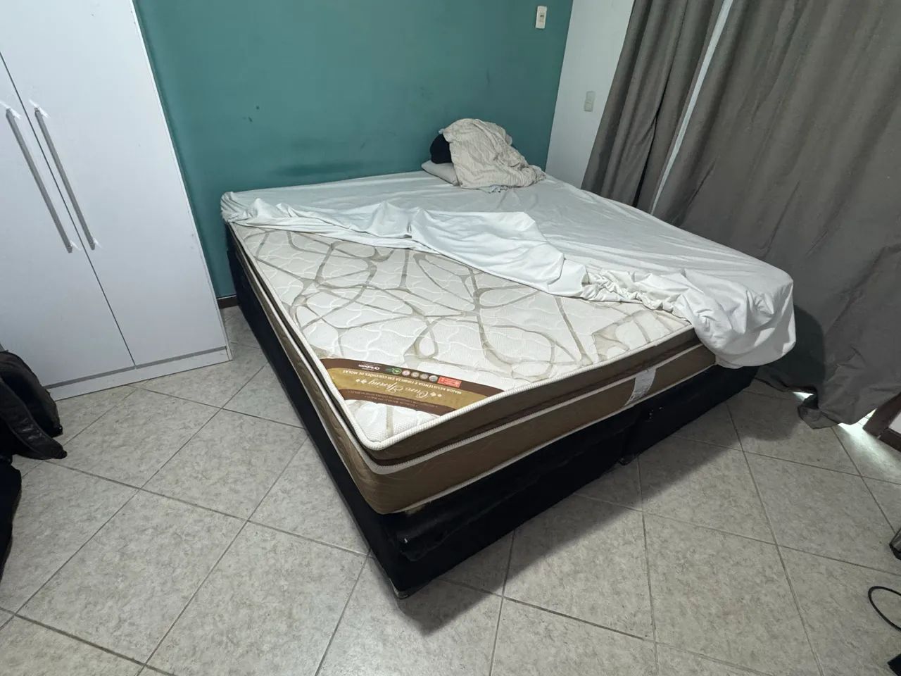 Cama super King Size baú e colchão ortobom 