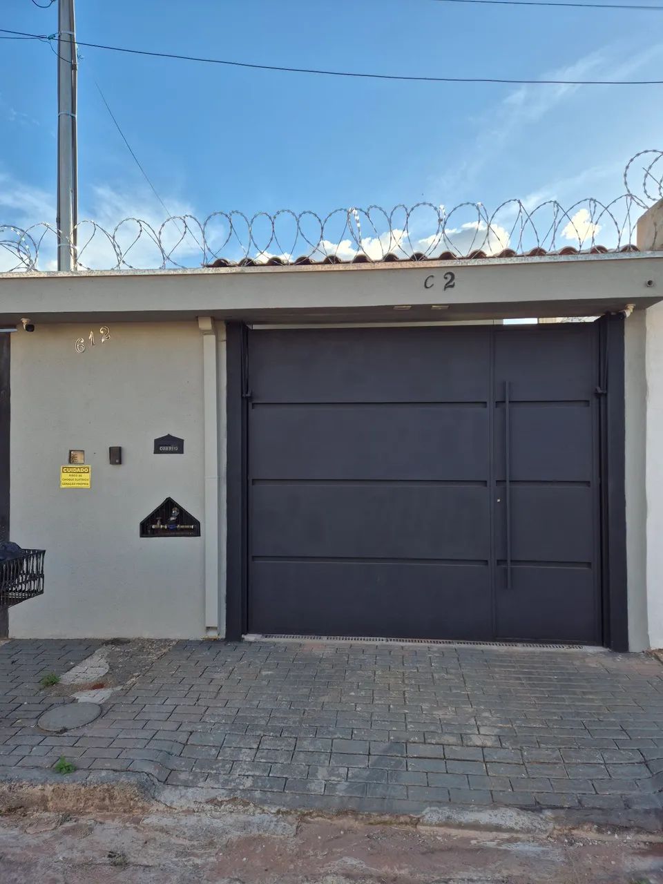 Vendo casa com placa solar - Laranjeiras 