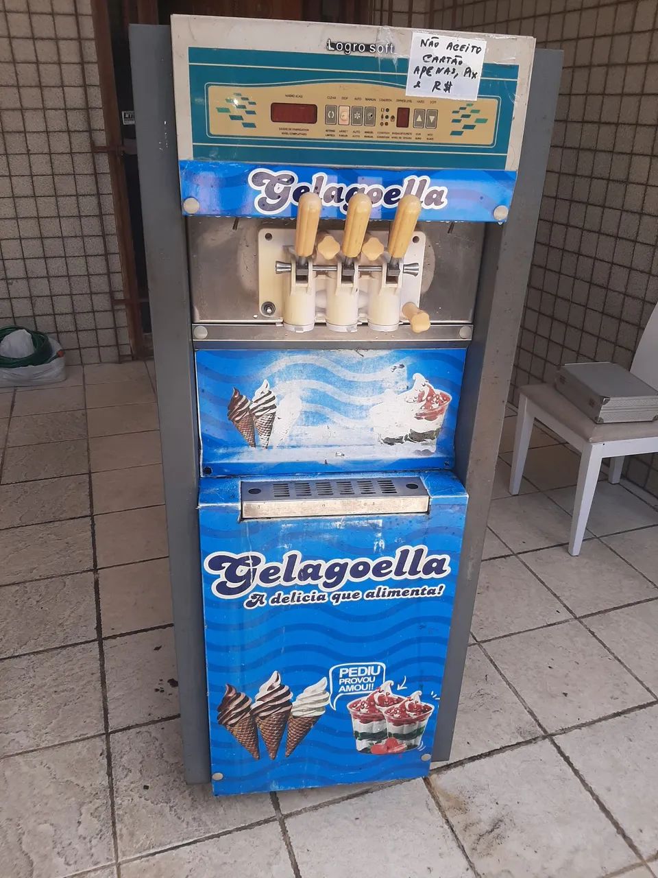 Máquina sorvete a funcionar perfeitamente 