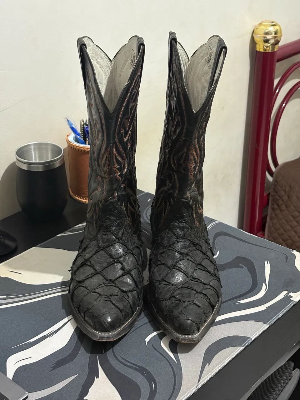 Bota de couro de pirarucu 