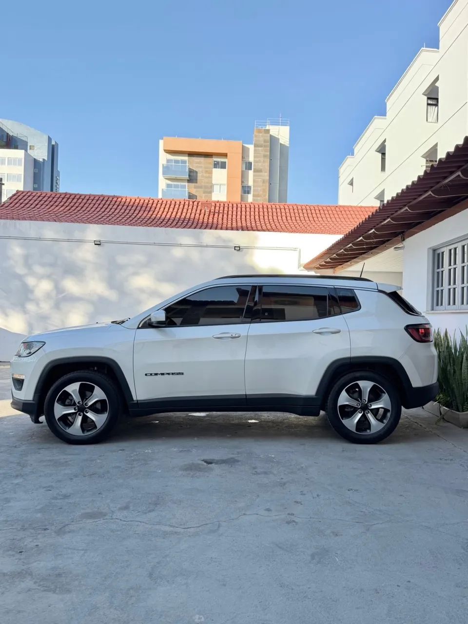 Jeep Compass Longitude 2.0 4X2 Flex 16V Aut. 2017 - Foto 4