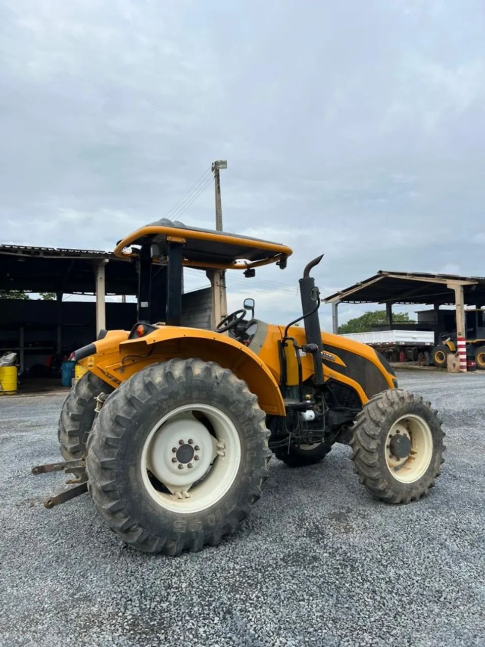 Trator Valtra A 84S - Foto 3