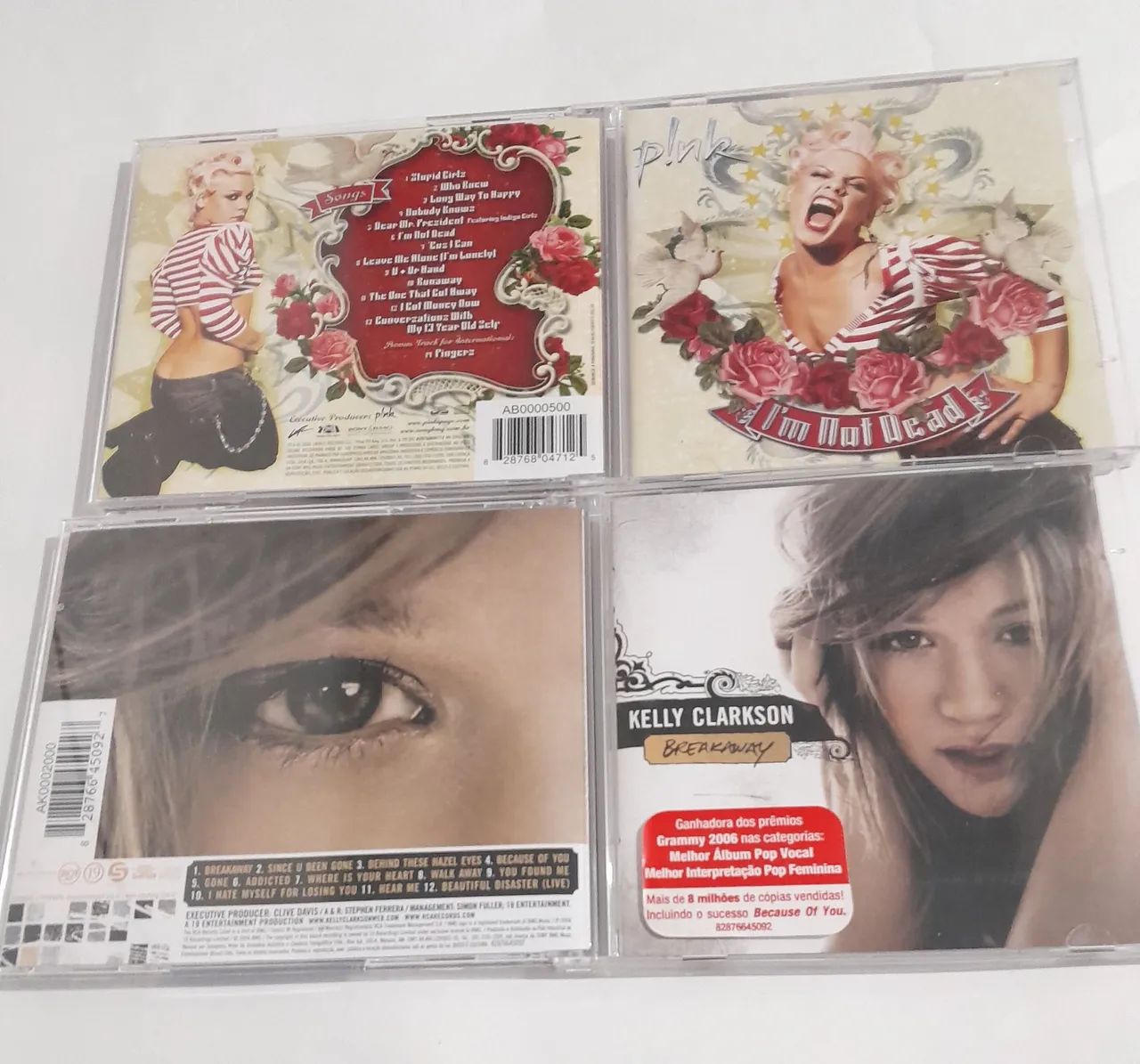 Kit com 2 CDs: 1 CD da Kelly Clarkson e outro da P!nk