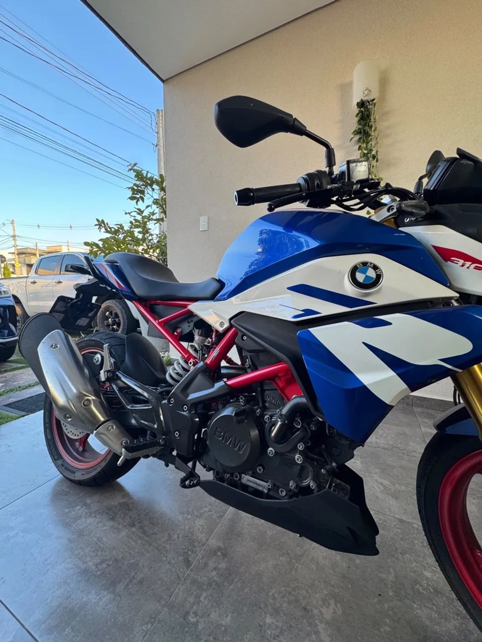 BMW 310 R  - Foto 2