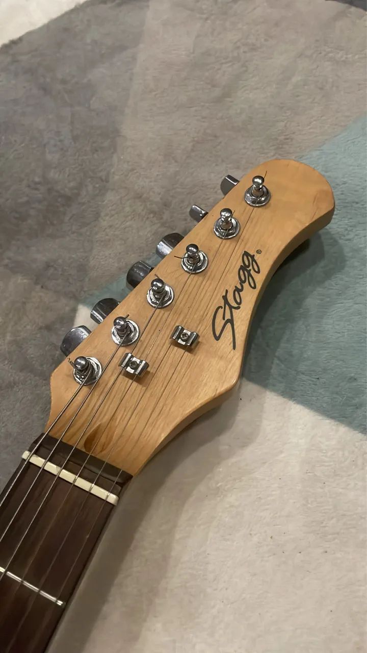 Guitarra Stratocaster Stagg - Foto 2