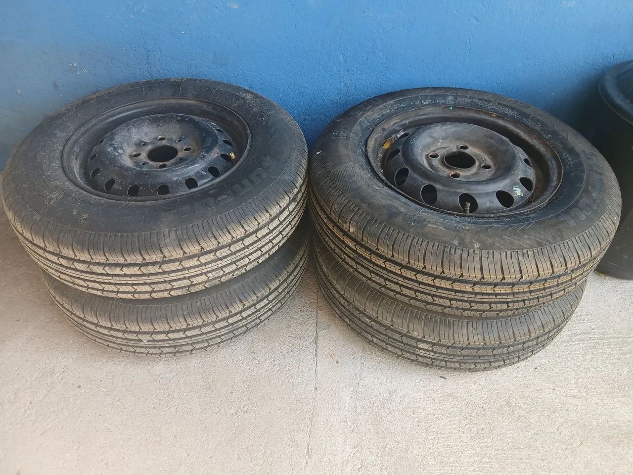 Rodas 13 cm pneus novos