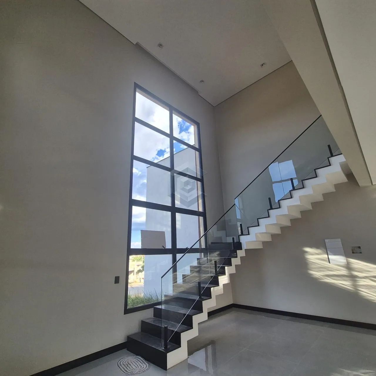 Casa em Wanel Ville, Sorocaba | 3 Suítes, 210m² - Foto 3