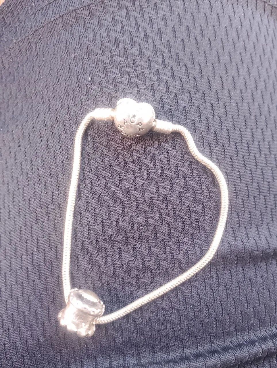 Pulseira Pandora com pingente 