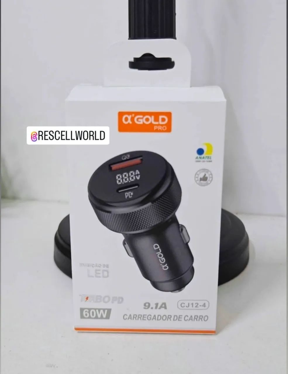 Carregador Veicular 60W PD USB-C/USB com visor digital.