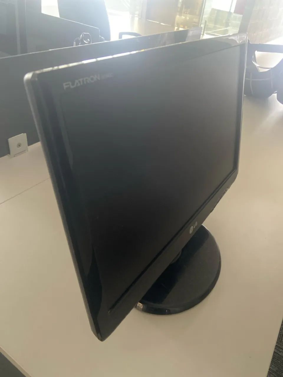 Monitor LG Flatron w1943c - Foto 3