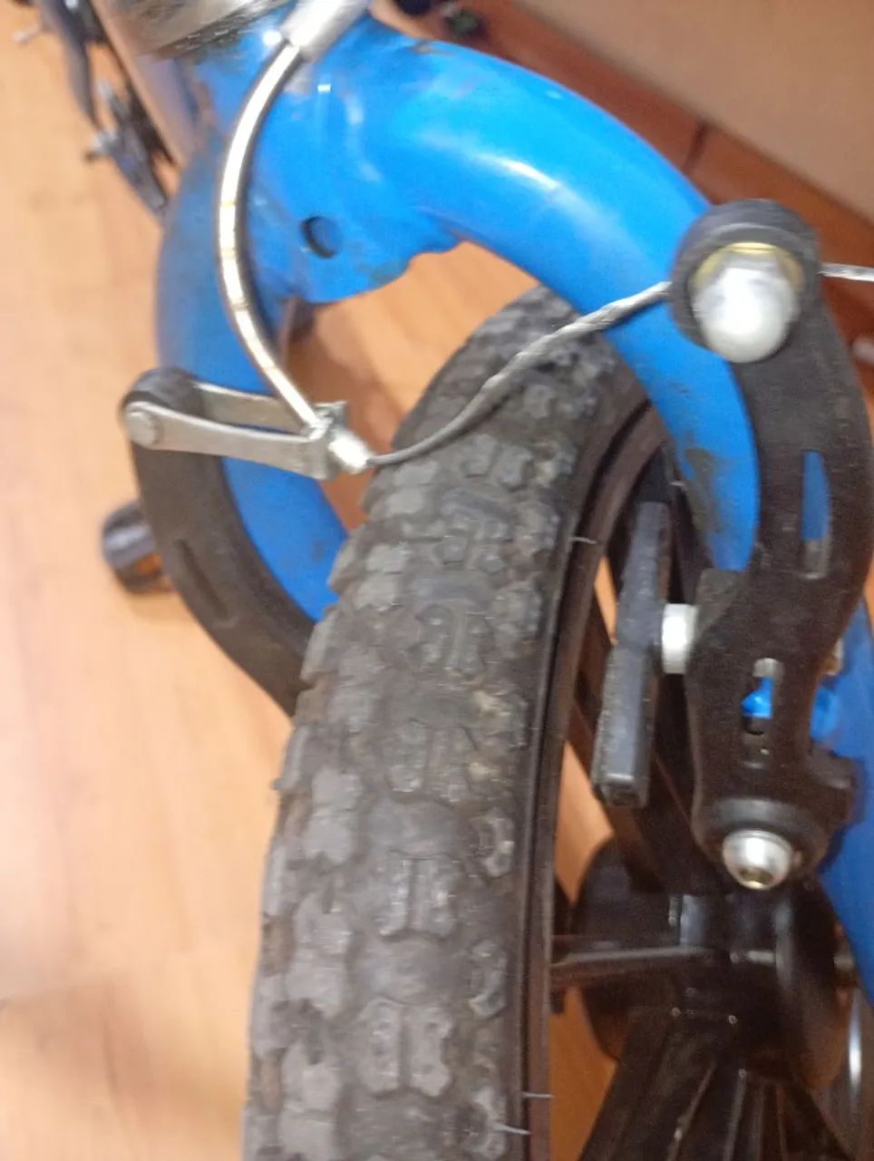 Vende-se uma bicicleta aro 16 infantil  - Foto 5