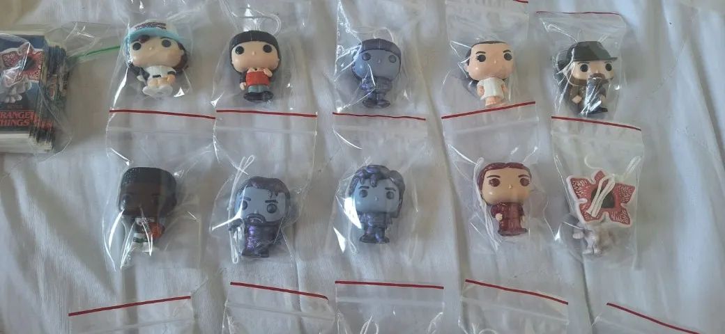 Stranger Things kinder joy (Europa) completo - Foto 4