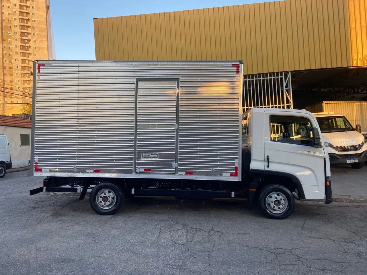 VW Delivery Express Baú ano 2019 - Foto 5