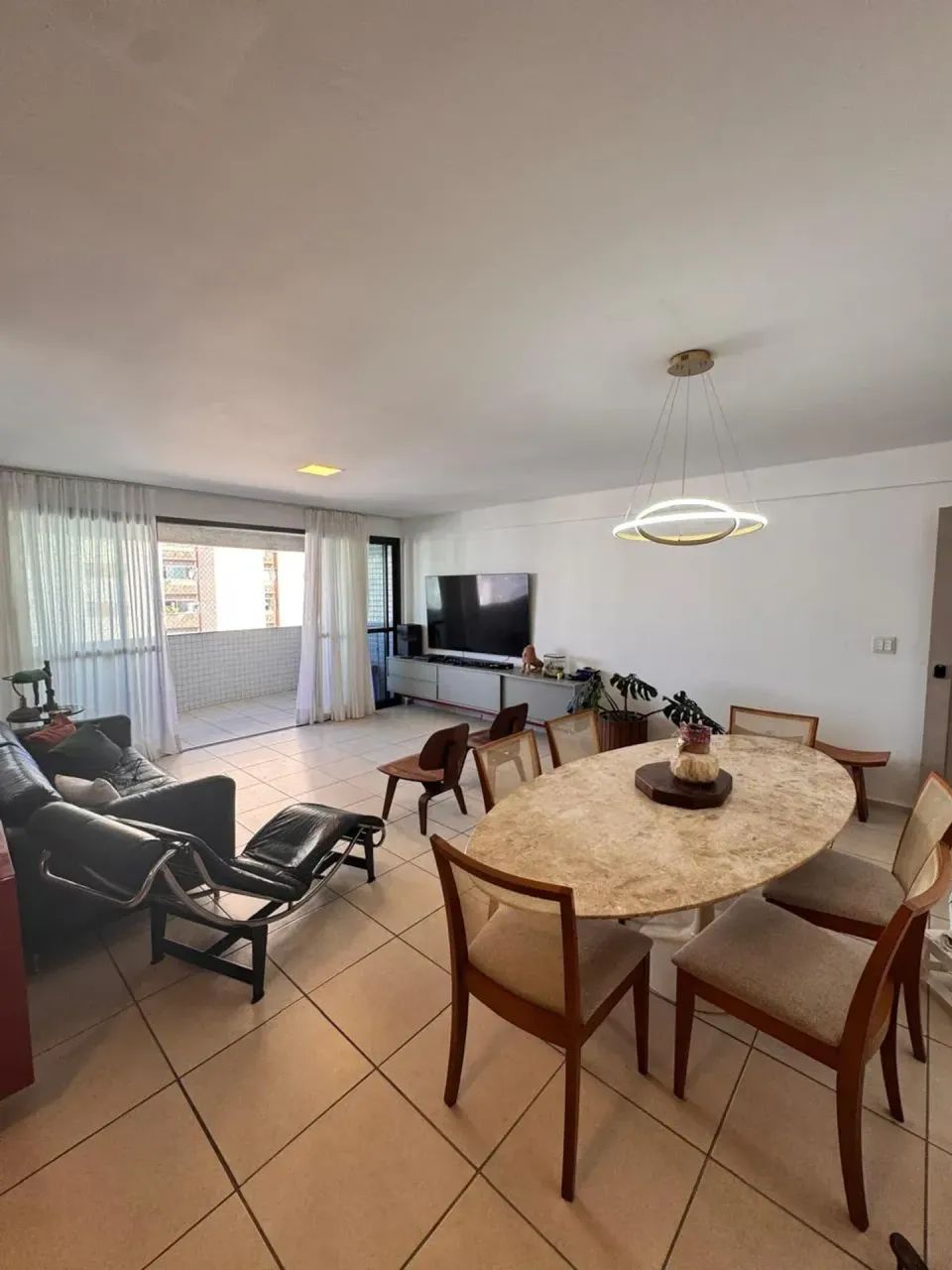 APARTAMENTO 04 QUARTOS SENDO 03 SUÍTES 157m²