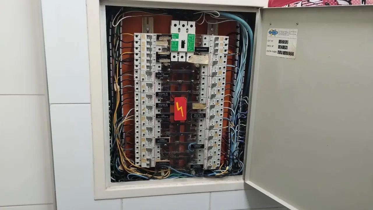 Ajudante de eletricista 