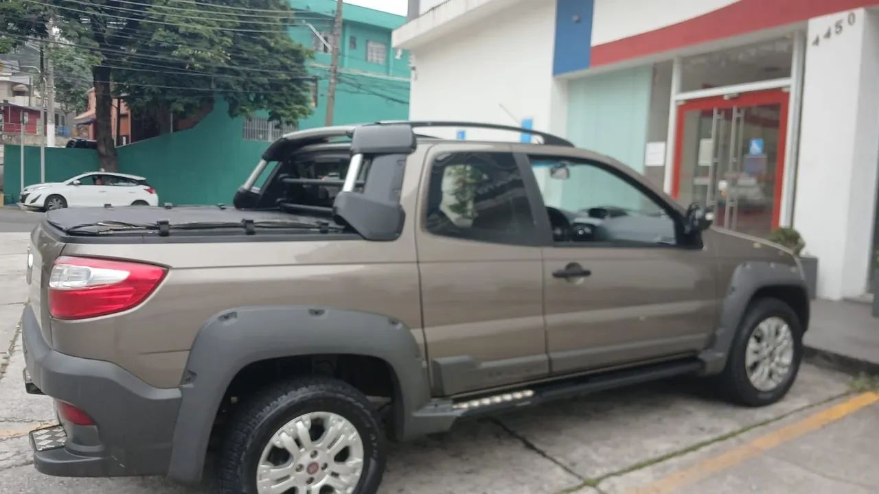 Fiat Strada Adventure1.8/ 1.8 Locker Flex CD 2016 - Foto 3