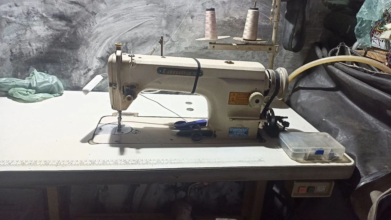 Máquina de costura 
