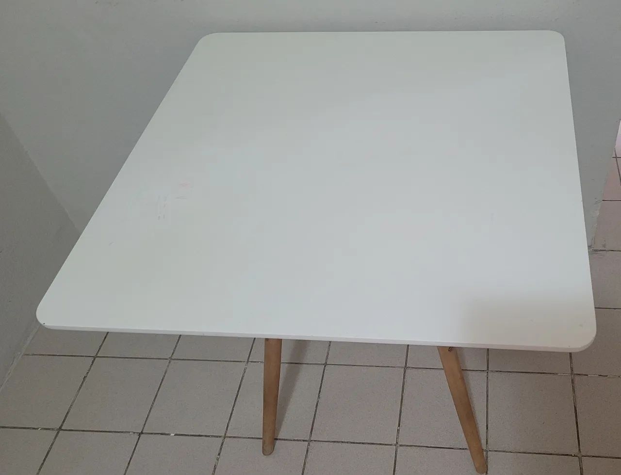 LINDA MESA MADEIRA 80X80