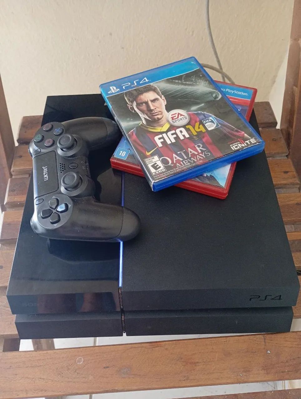 PS4 FAT 500gb completo com 2 jogos