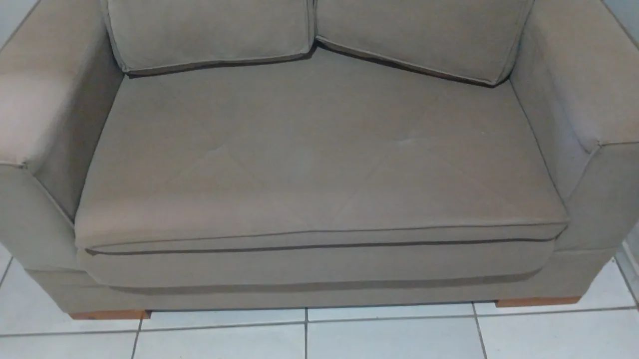 Sofá pequeno 2 lugares