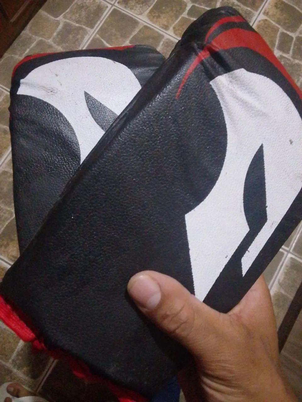 Luva de boxe maximum mais saco de pancada e luva brinde  - Foto 4