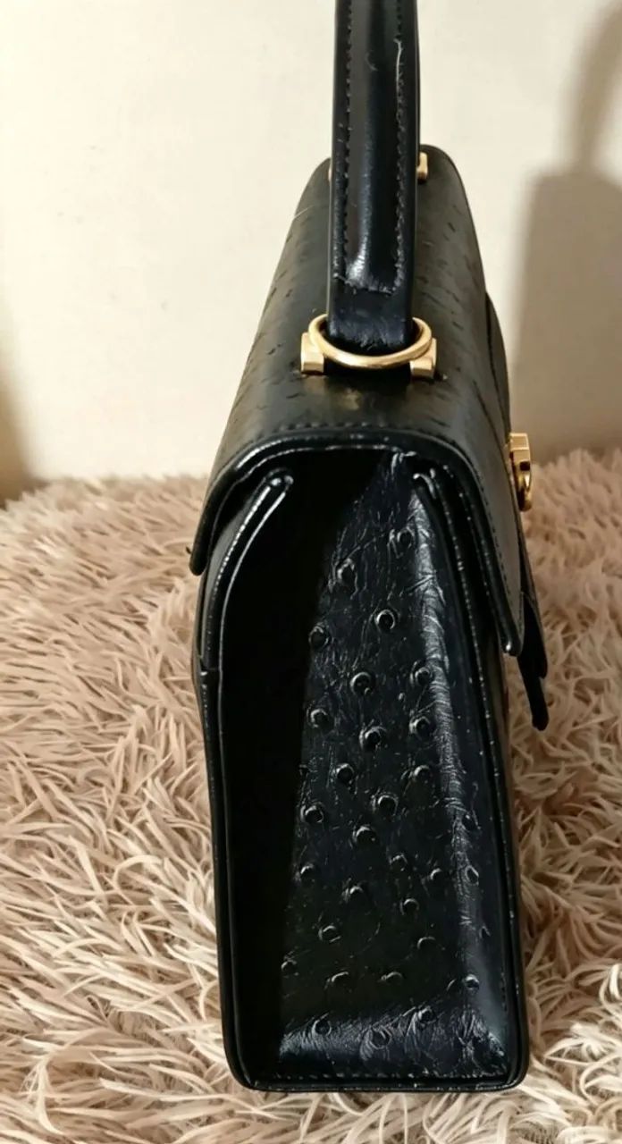 Bolsa preta com pele de avestruz  - Foto 2