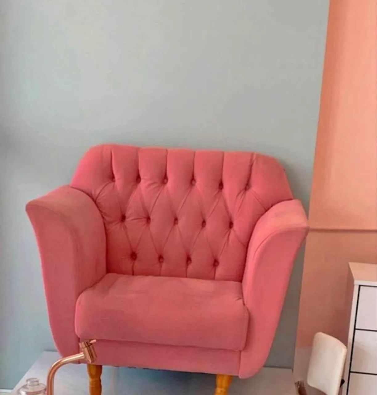 Pink Armchair463757535829698560