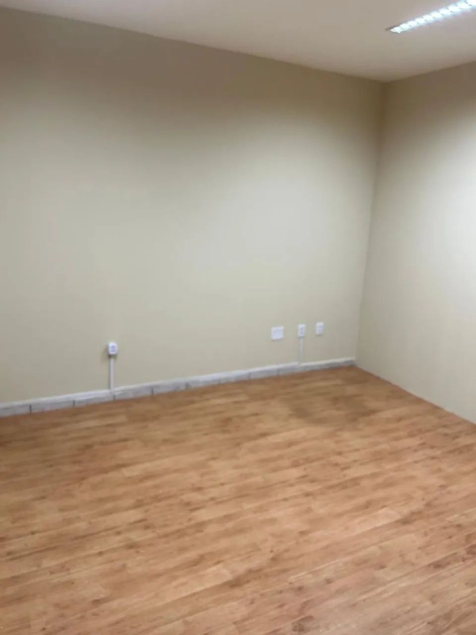 IMÓVEL COMERCIAL COM 2 SALAS