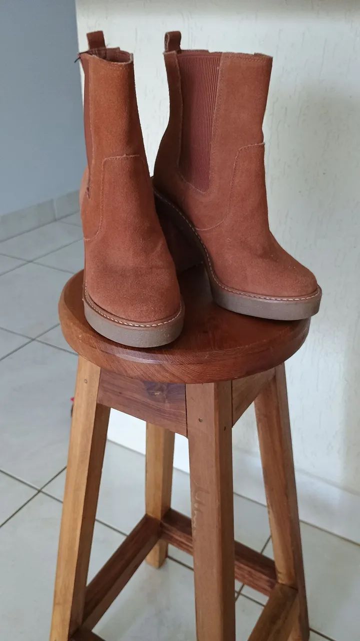 Bota Arezzo camurça  - Foto 2