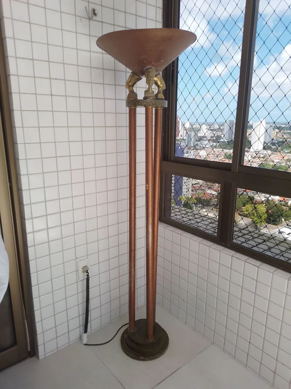 Luminária de pé 