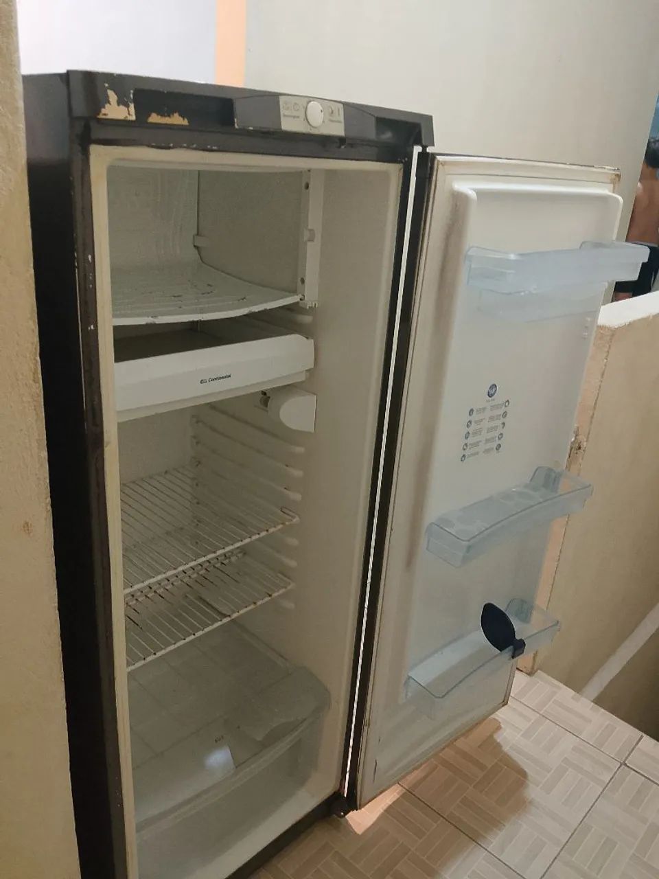 Vendo Geladeira funcionando perfeitamente 