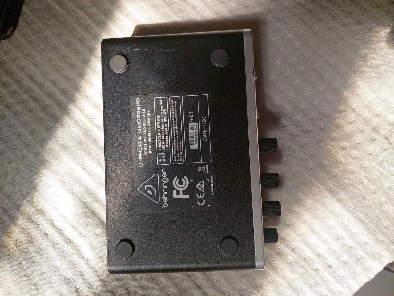 interfece de áudio Behringer U-Phoria - Foto 3