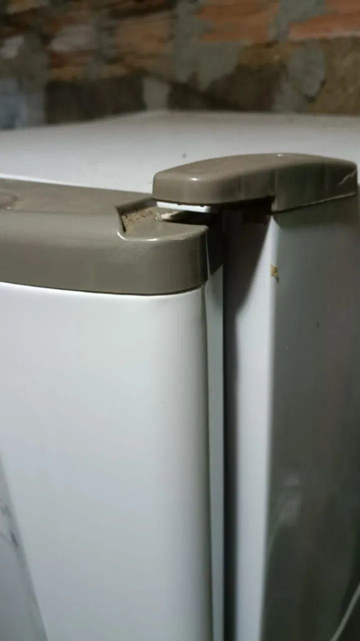 Dobradiça de geladeira Esmaltec R0C35