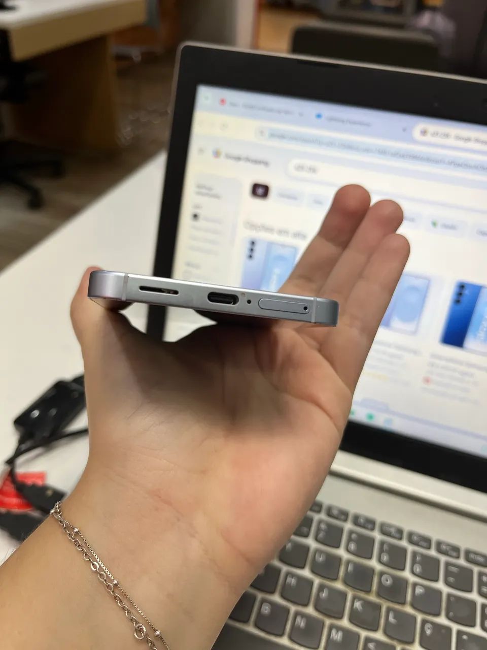 S25 256GB seminovo com problema no display  - Foto 3