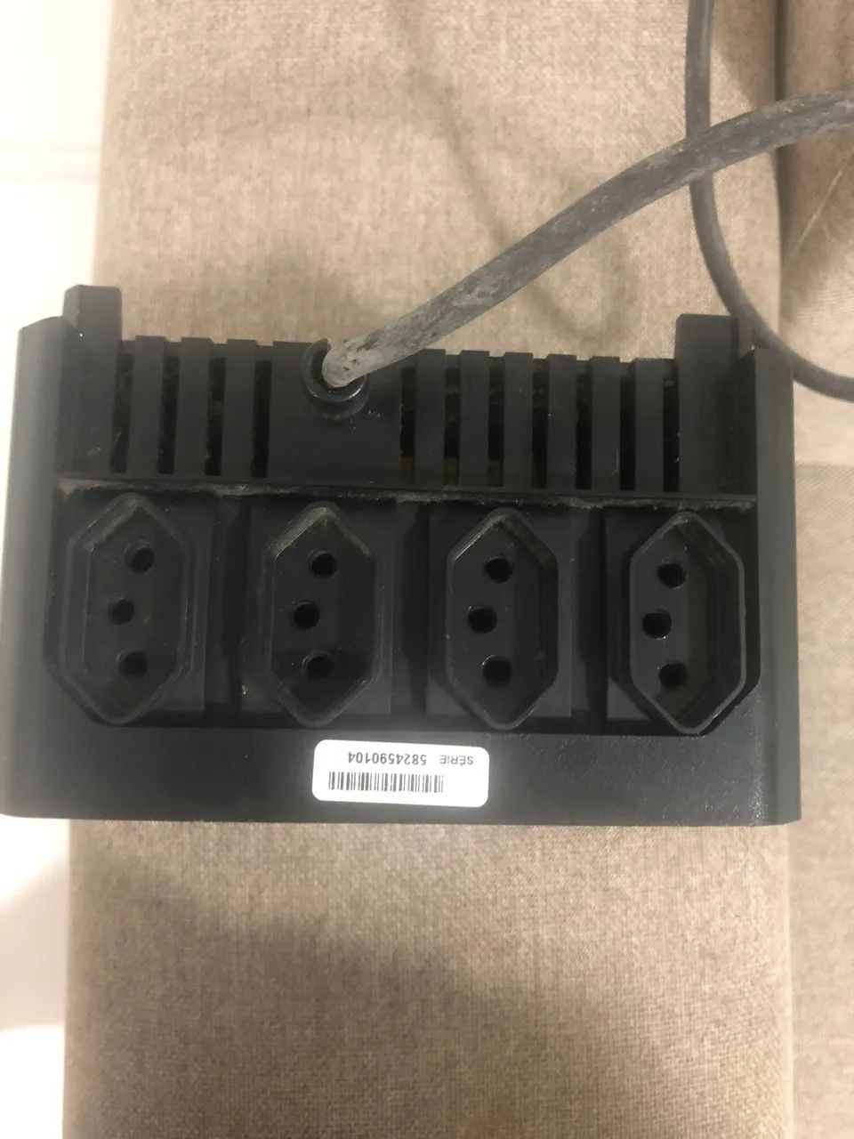 Estabilizador APC Microsol Cubic - Foto 2