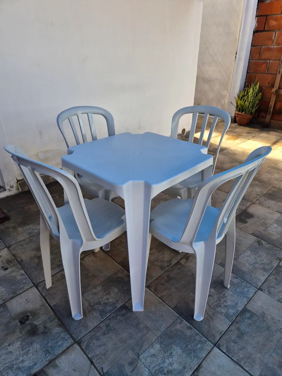 Vendo 2 jogos de mesas com 4 cadeiras  - Foto 2