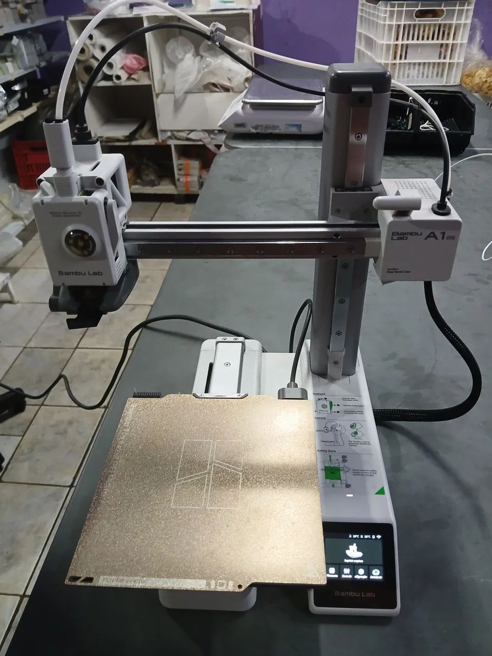 Impressora 3D Bambulab A1 Mini apenas 1 Mes de Uso - Foto 3