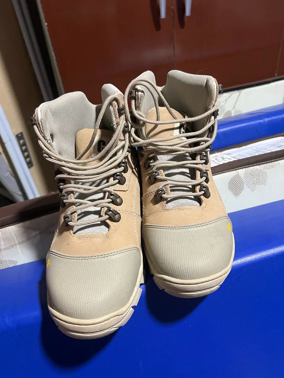 Bota tamanho 36 bico de aço e capacete  - Foto 2