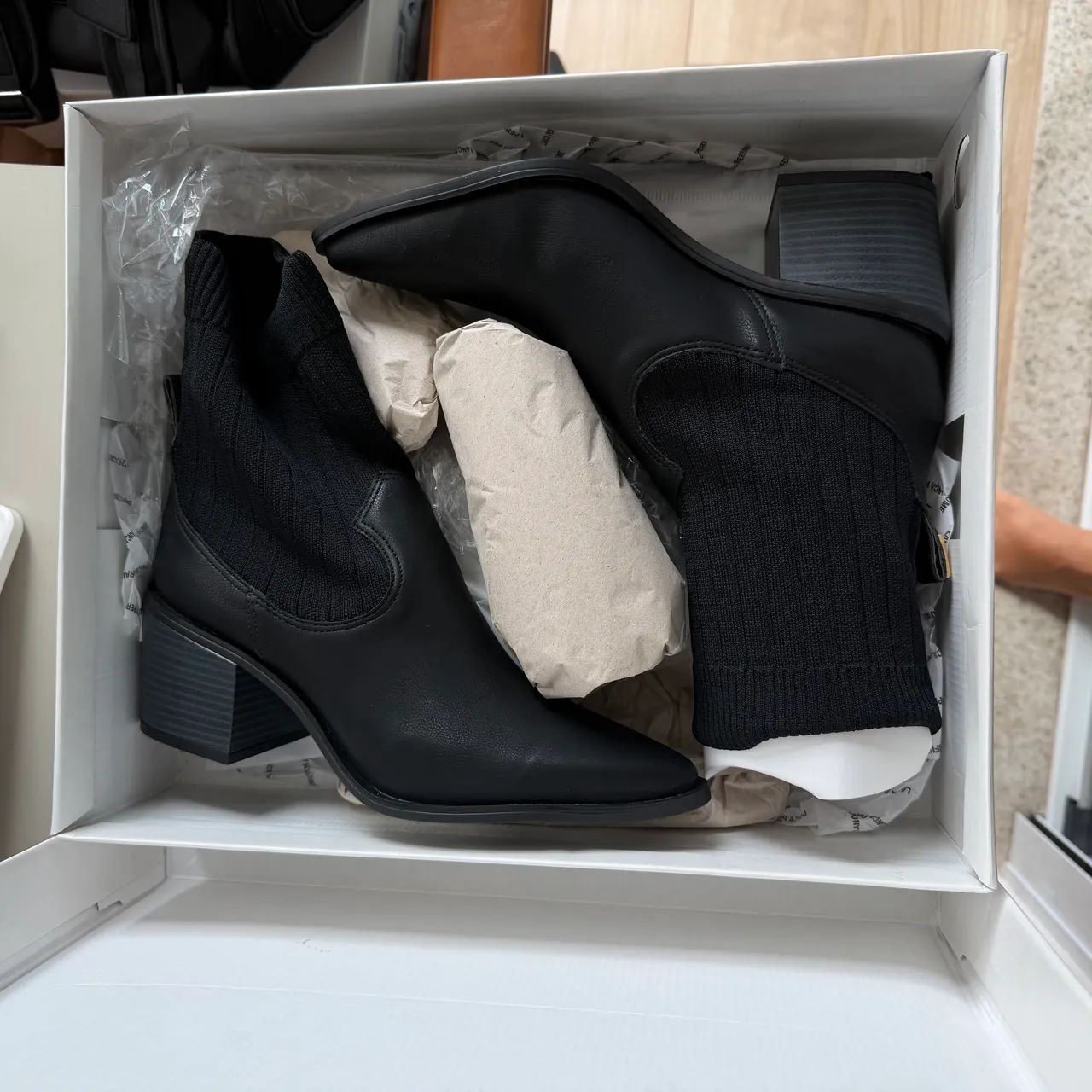 Bota Lança Perfume NOVA  - Foto 4