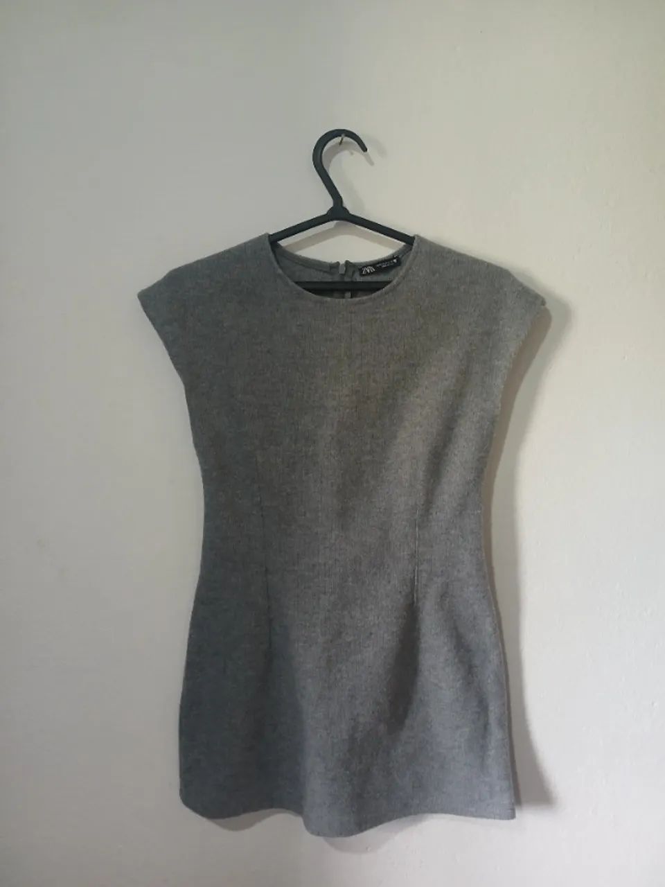 Vestido curto zara de lã