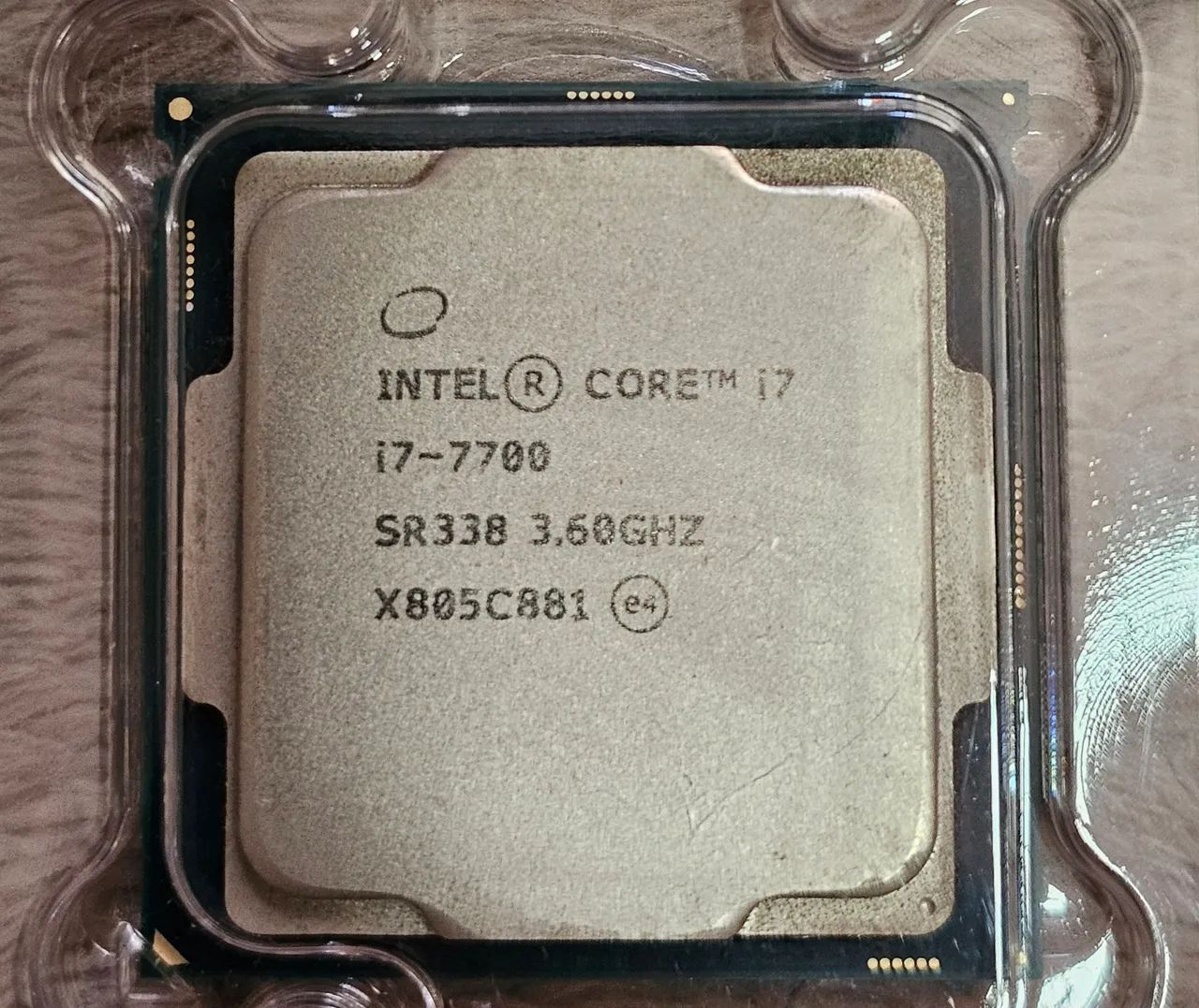 Intel i7 7700