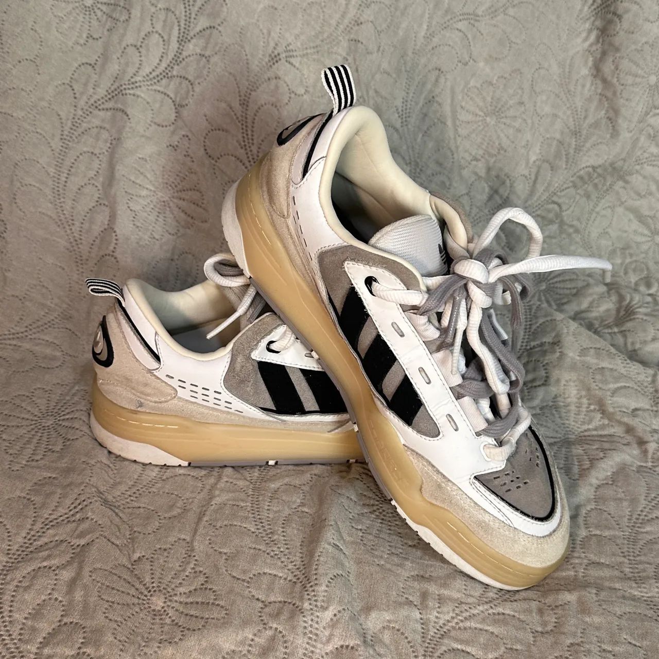 Tênis Adidas Adi-2000 branco/bege 