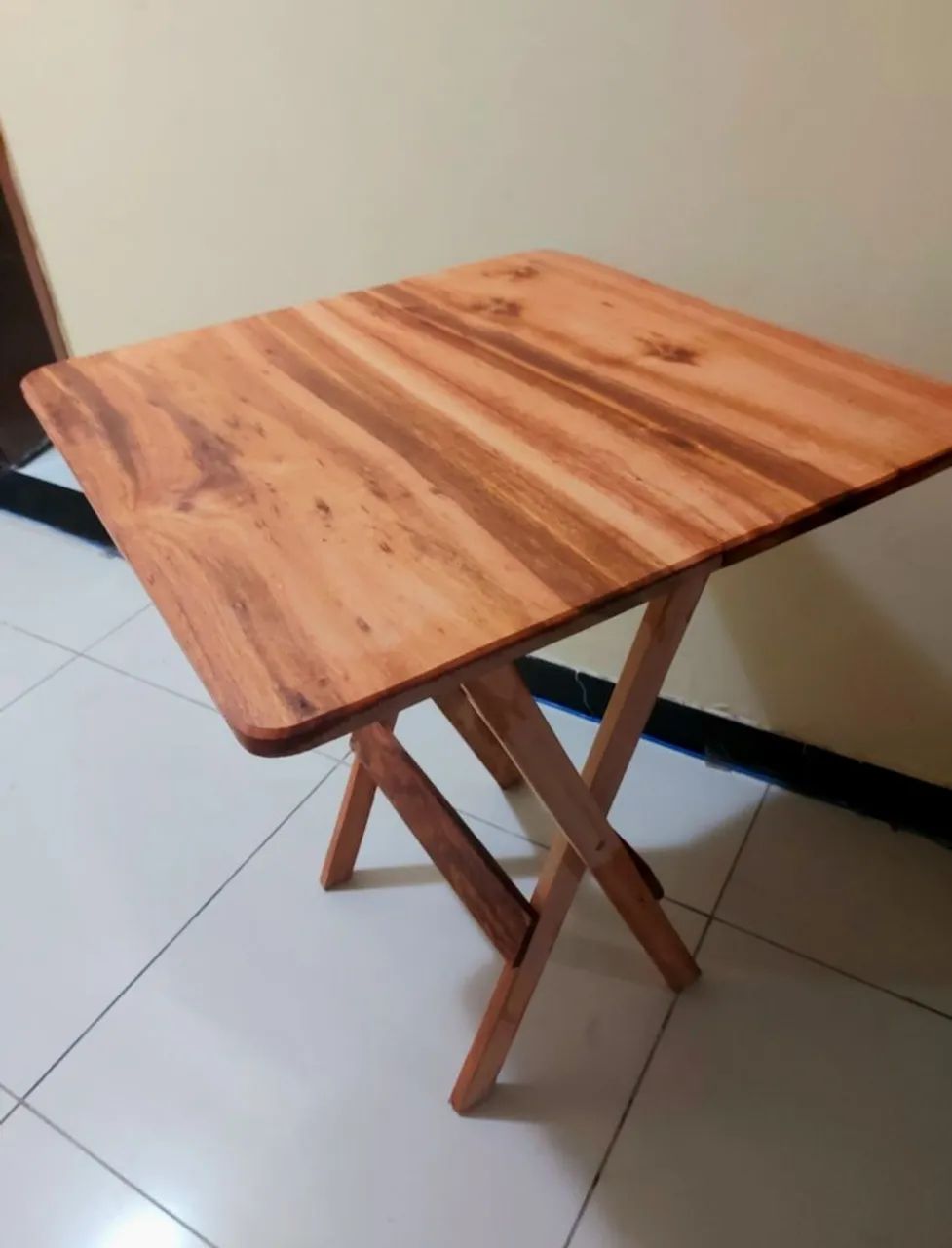 Mesa Dobrável e cadeira e bancos - Foto 2