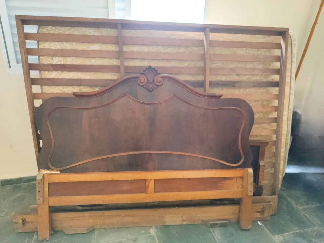 Cama casal antiga Imbuia 