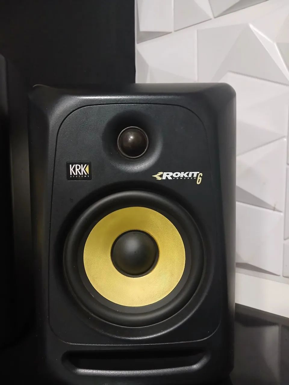 Monitor KRK Rokit 6 (MUITO NOVO) - Foto 5