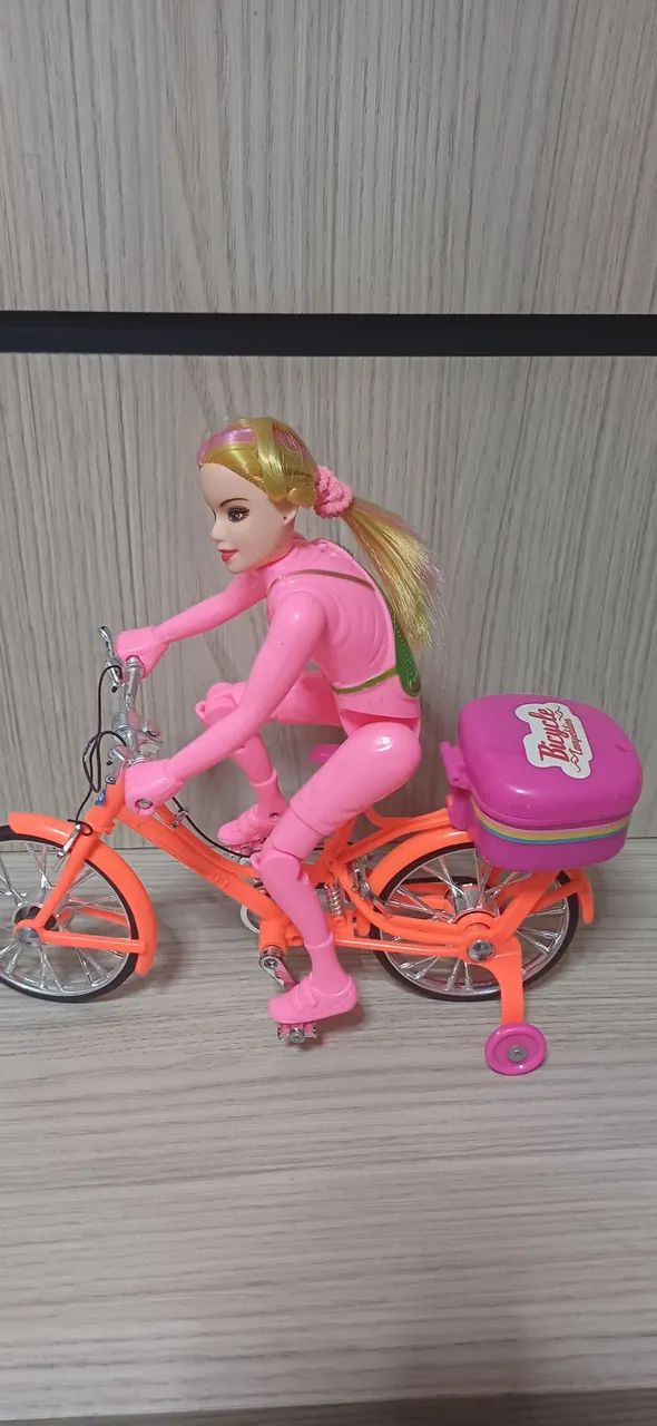 Boneca Barbie com Bicicleta  da Mattel.  - Foto 2