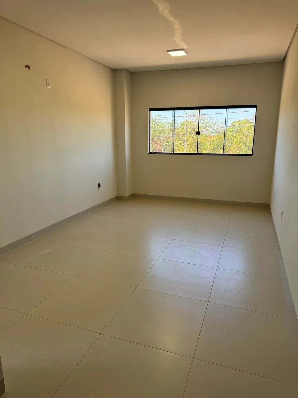 ALUGA-SE SALA COMERCIAL Localização privilegiada na Orla Oeste! - Foto 2