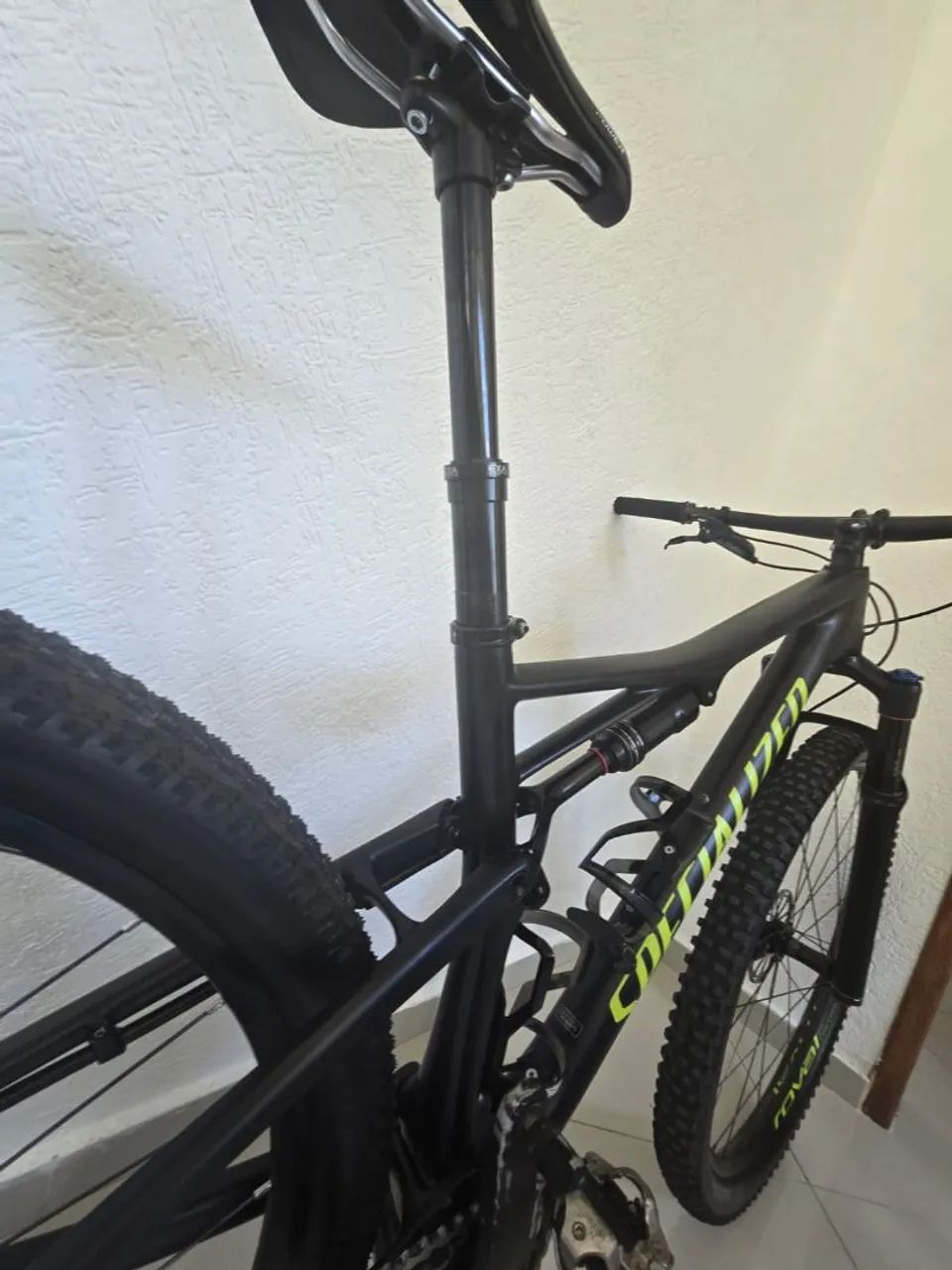Bicicleta 29 Carbono Specialized Epic Comp Único Dono - Foto 3